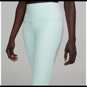 Lululemon Align 28” leggings Delicate Mint size 8